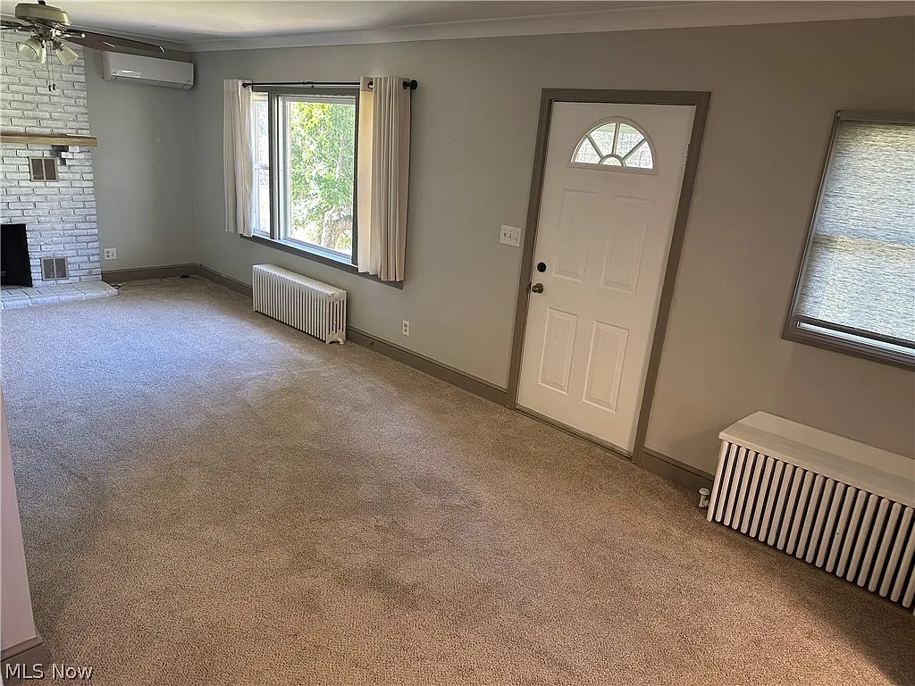 Building Photo - 4308 Everett Rd #1