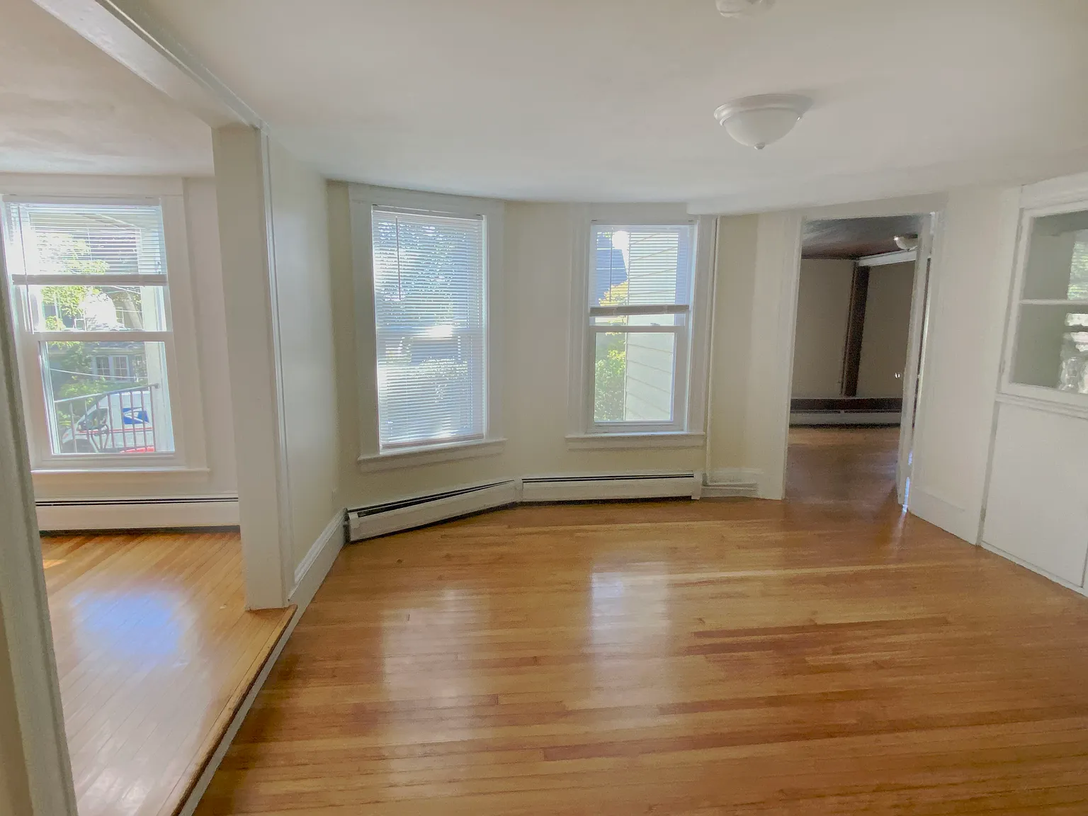 2 bed, 1000 sqft, $2,150 — Photo 3