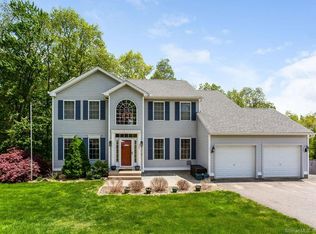 301 Kimberly Ln, Watertown, CT 06795