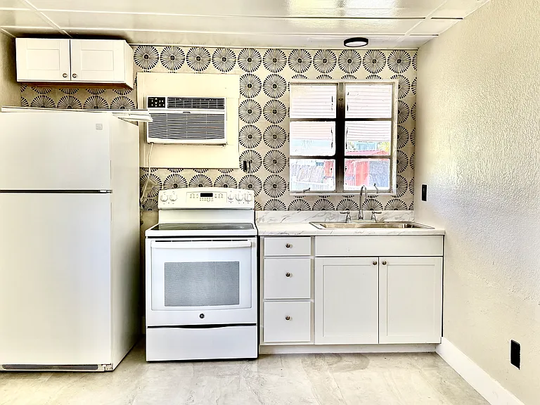 804 W Saint Petersburg Dr #804 — Photo 10