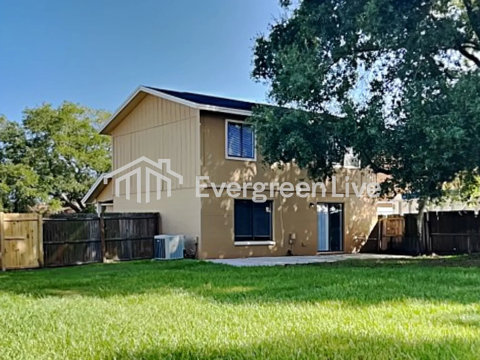 3 bed, 2.5 bath, 1320 sqft, $1,795 — Photo 4