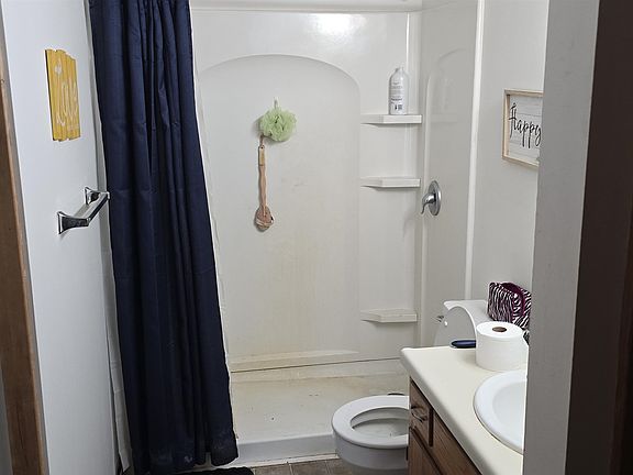 4th image of 735 Faith Dr