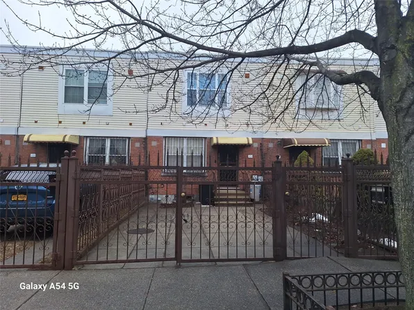 424 Hinsdale Street, Brooklyn, NY 11207