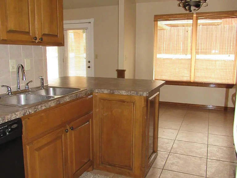 4424 NW Wolf Creek Blvd — Photo 5