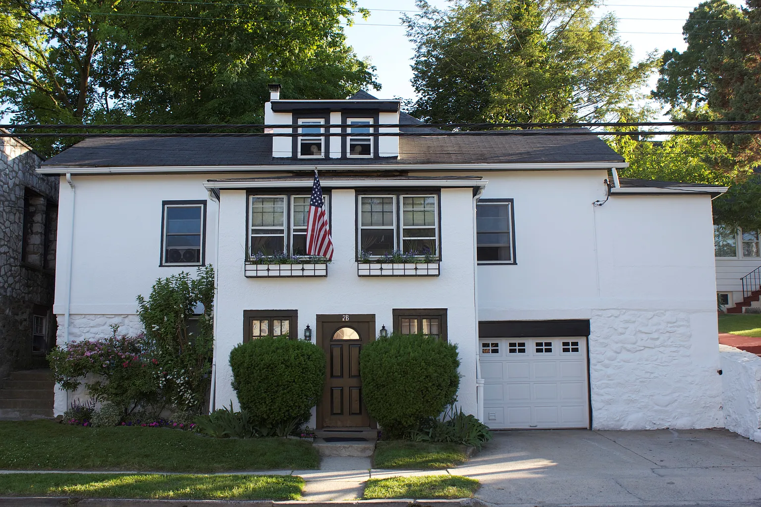 76 Brook St photo 1