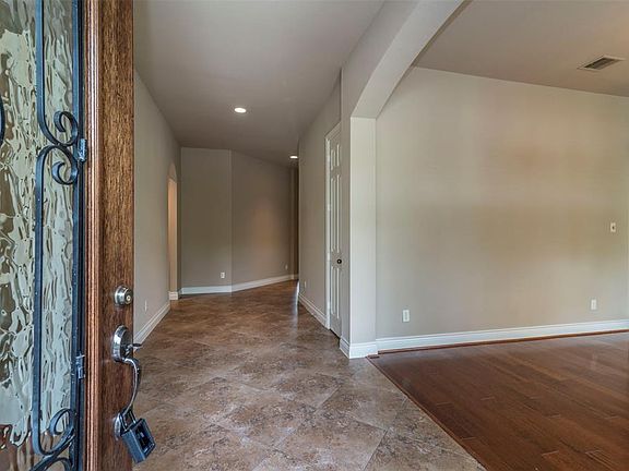 3rd image of 1027 Summer Cape Cir