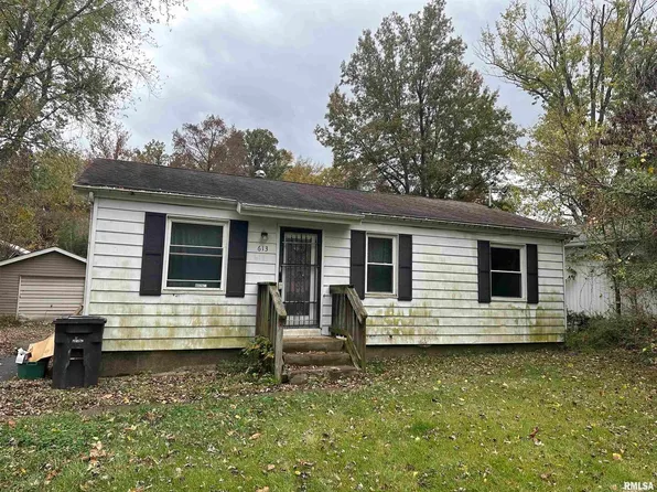 613 W Owens St, Carbondale, IL 62901