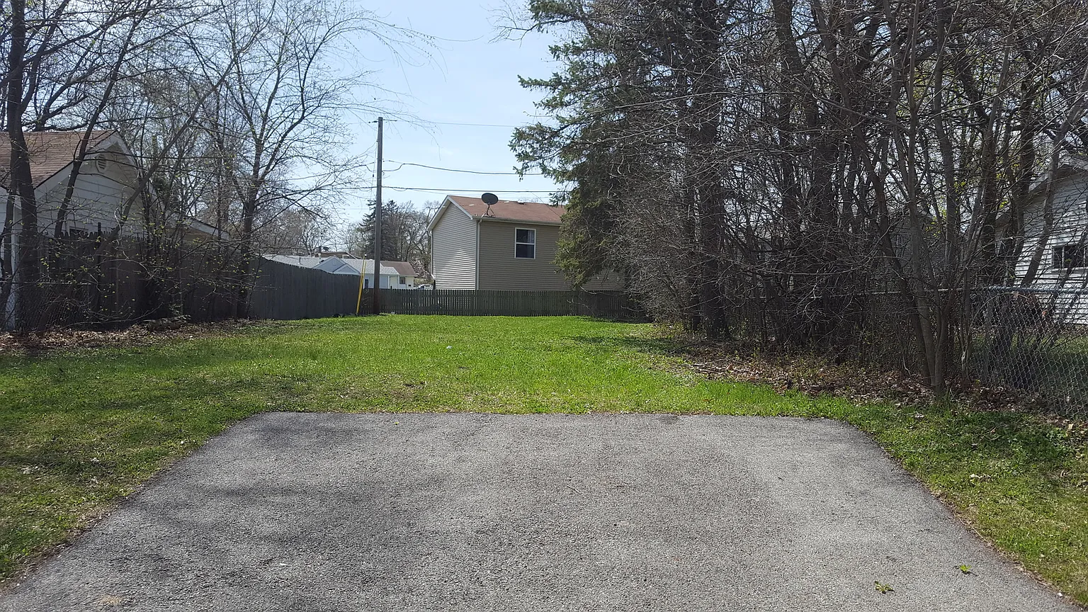 205 E Washington St photo 1