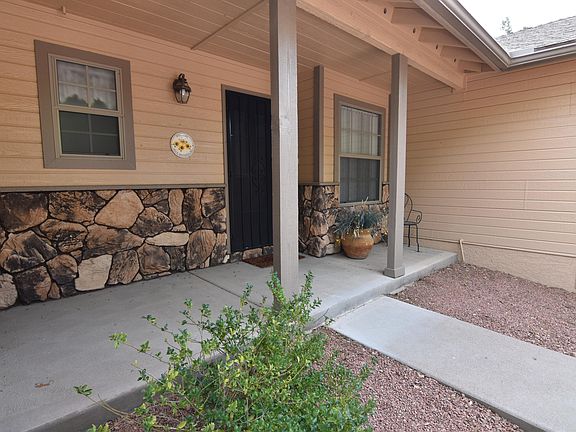 5th image of 503 N Wood Hill Rd