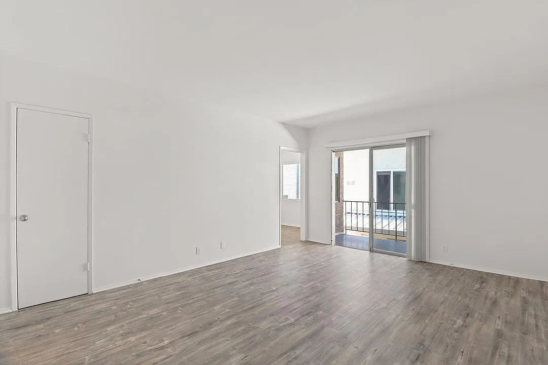 2 bed, 1.5 bath, $3,150 — Photo 2