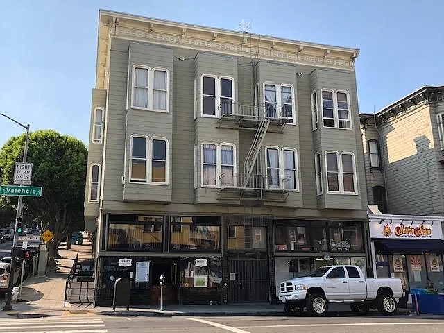Studio, 335 sqft, $2,500 — Photo 1