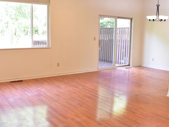 5th image of 4580 Hilltop Dr