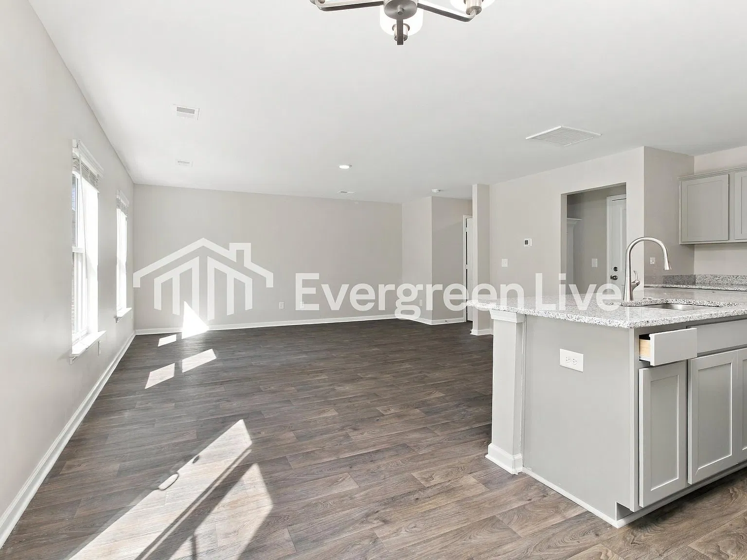 3 bed, 2.5 bath, 1783 sqft, $1,995 — Photo 3