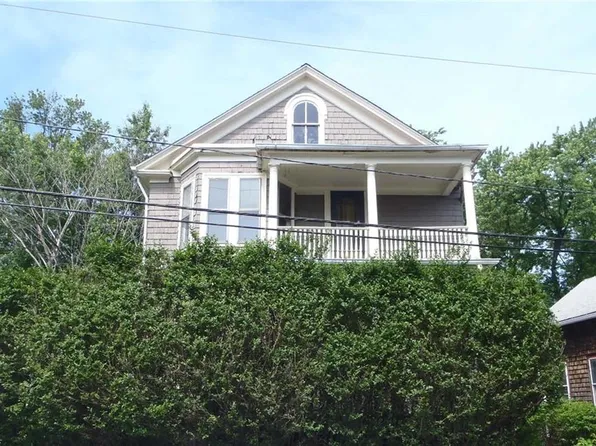 3 Young Ave, Providence, RI 02908