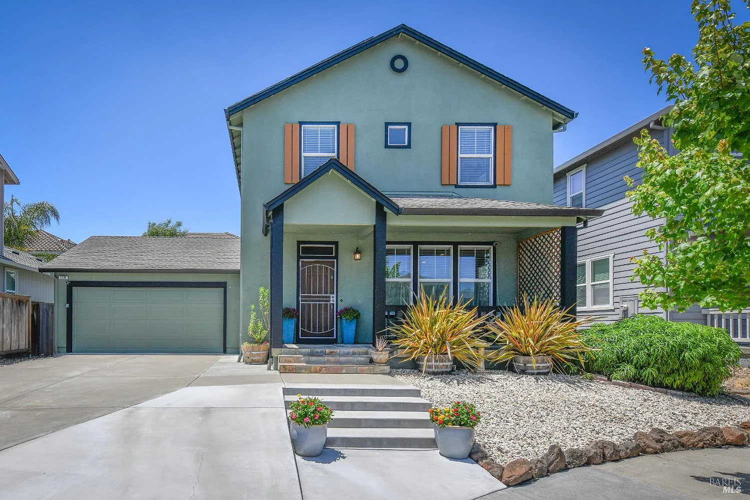 729 Fresno Avenue - Photo 2