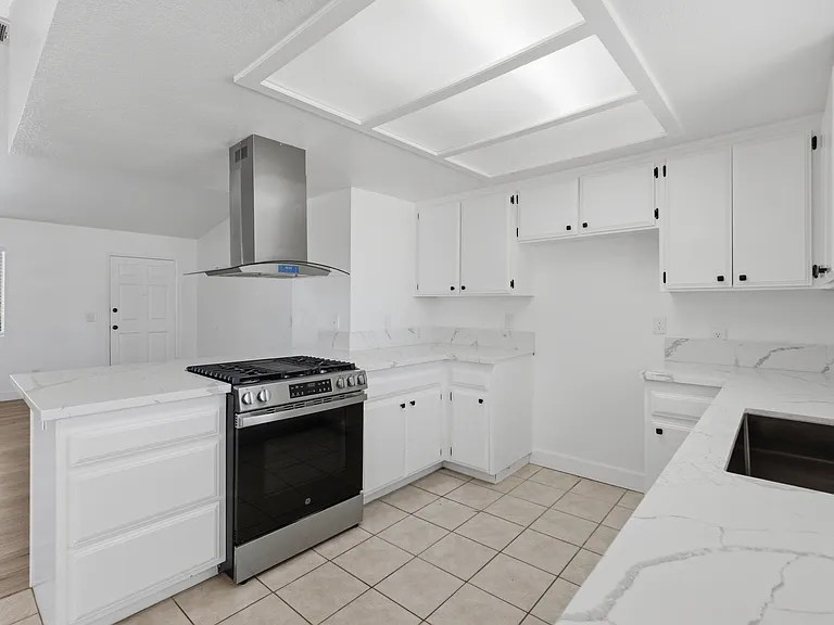 21134 Multnomah Rd — Photo 16