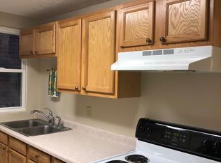 105 E 3rd St APT 4, Uhrichsville, OH 44683