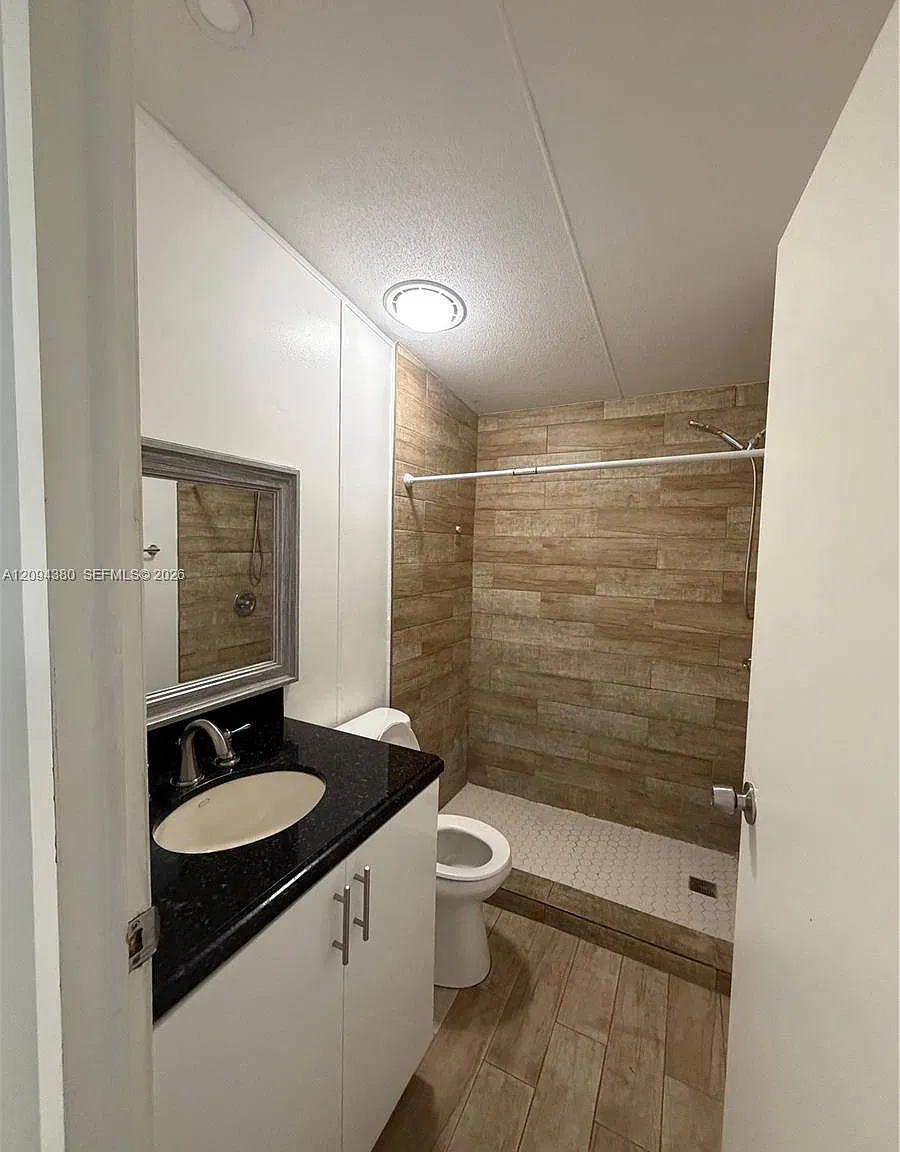 Americana Village Condo — Photo 4