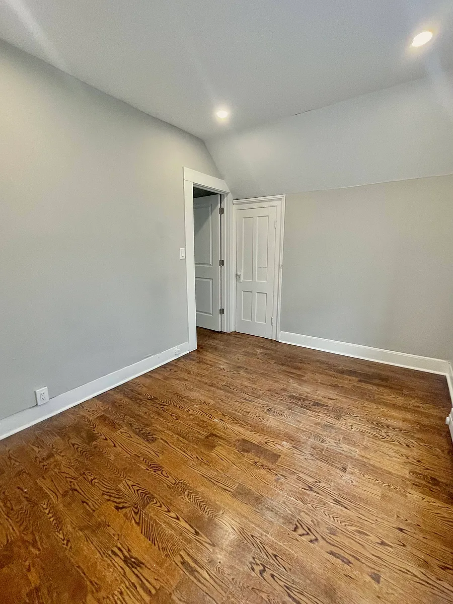 Building Photo - 84 Munson St #2