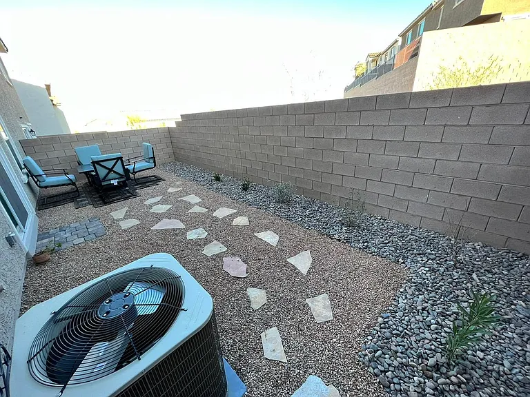 375 Yellow Finch Ln — Photo 4