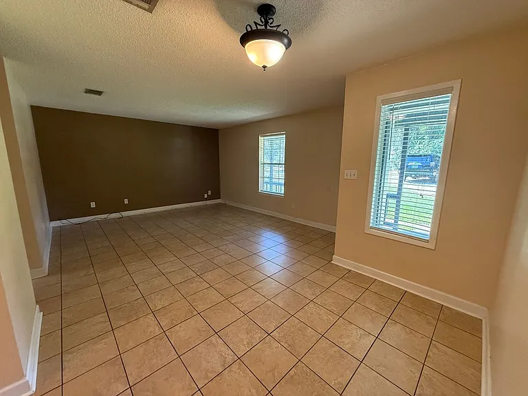 9221 Beatrice Dr — Photo 5