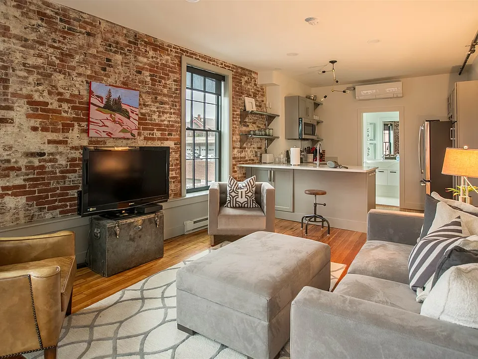 140 Penhallow St #2A
