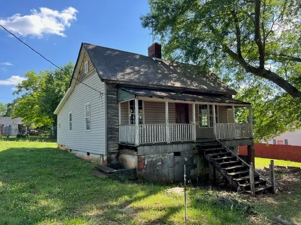 25 Green St, Pelzer, SC 29669