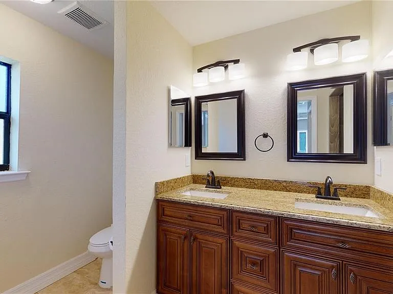 4851 Kennett St — Photo 49