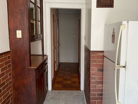 3rd image of 4406 28th Ave APT 2R