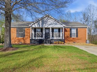 412 Eisenhower Dr, Ashland City, TN 37015