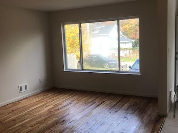 2nd image of 20 Rawson Pl