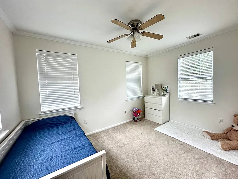 4329 Farringdon Way — Photo 24