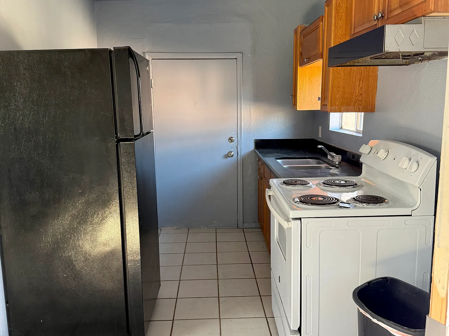 1 Bed / 1 Bath Apartment 650 Sq Ft | Water Included — Photo 2