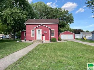 609 Delaware Ave SW, Orange City, IA 51041