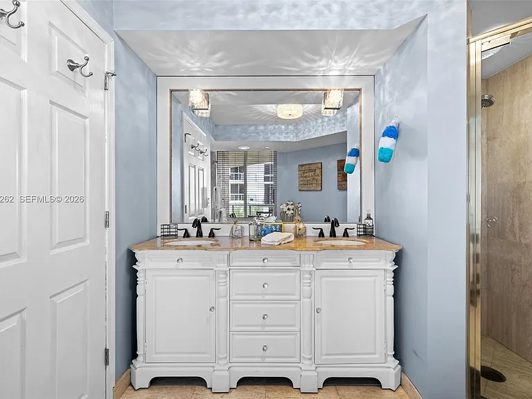 18671 Collins Ave #404 — Photo 41