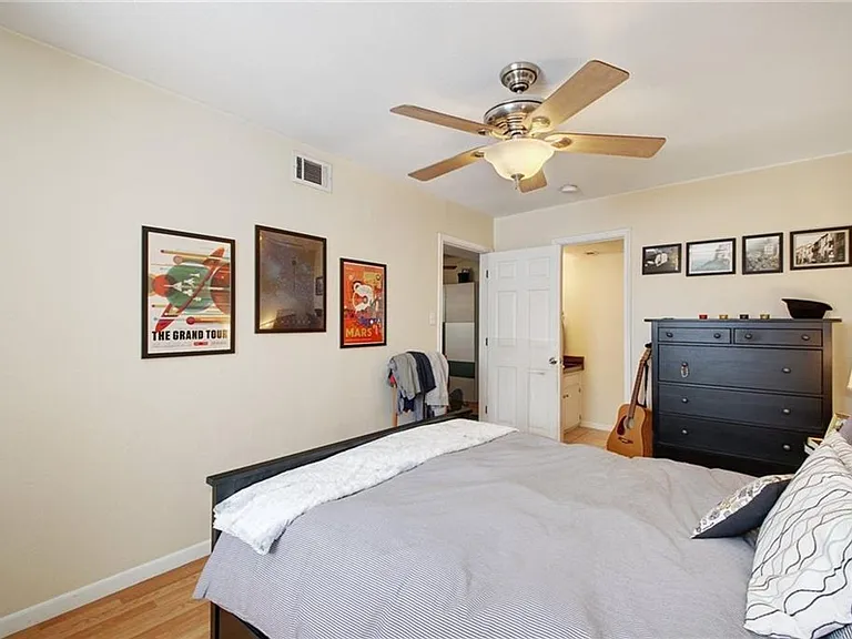 4306 Avenue A #101 — Photo 11