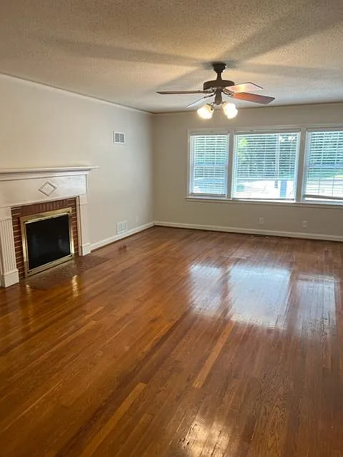 2 bed, 1421 sqft, $1,850 — Photo 4