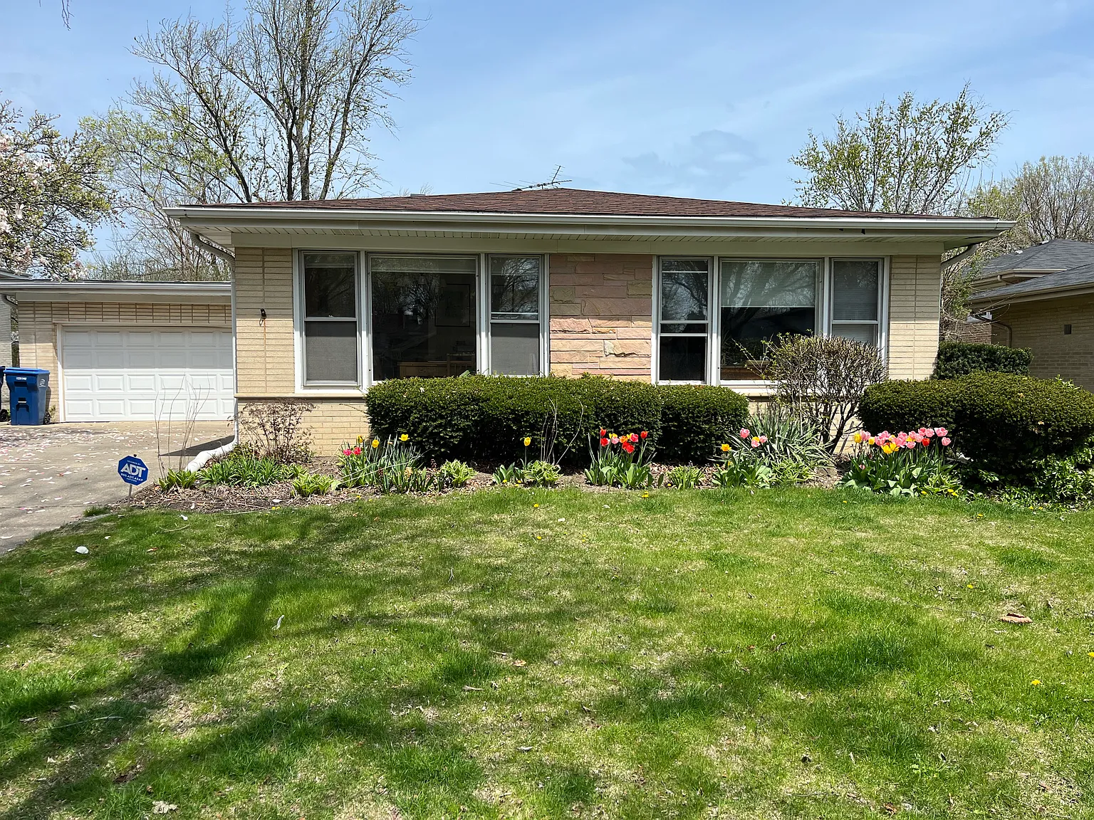3206 Greenleaf Ave photo 1