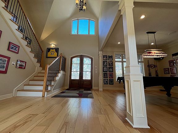 Front Entry / Formal Dining