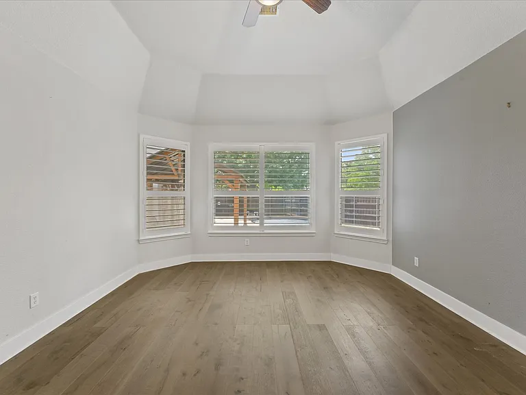 1535 Redeemer Rd — Photo 3