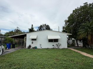 6115 SW 2nd St, Pompano Beach, FL 33068