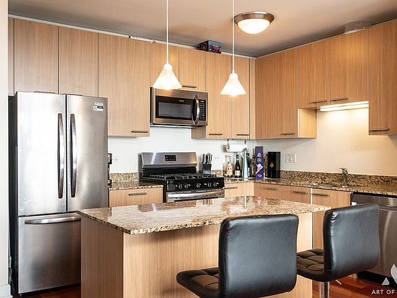 4th image of 225 N Columbus Dr Unit 7808