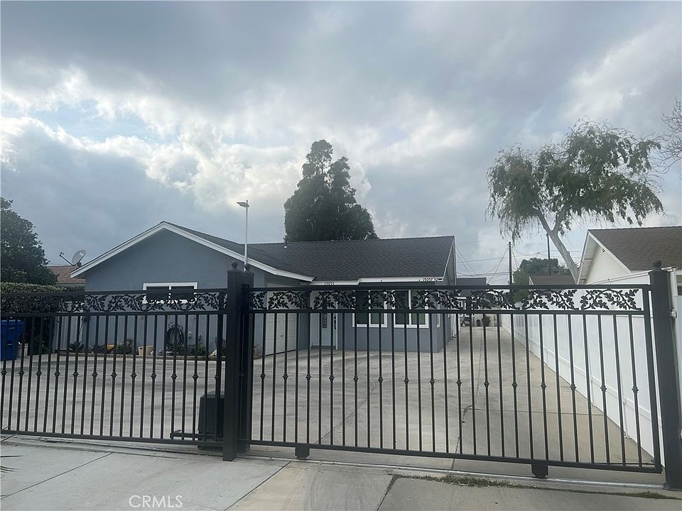 1st image of 15057 Paddock St