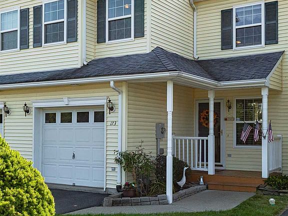 2nd image of 173 Pinebrook Dr