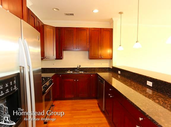 2nd image of 1724 W Belmont Ave #4FRONT