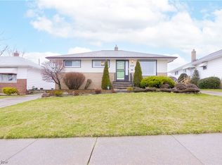 15317 Rowena Ave, Maple Heights, OH 44137