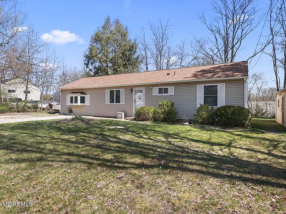 4th image of 4 Spruce Road