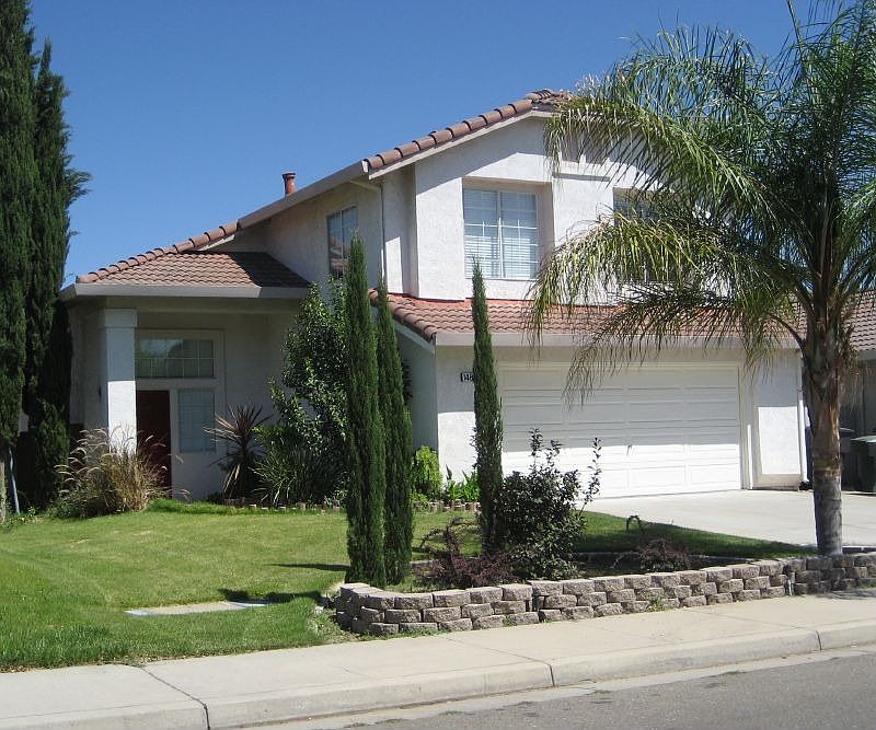 2nd image of 1480 Andrew St