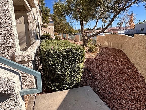 5th image of 3425 E Russell Rd Unit 204