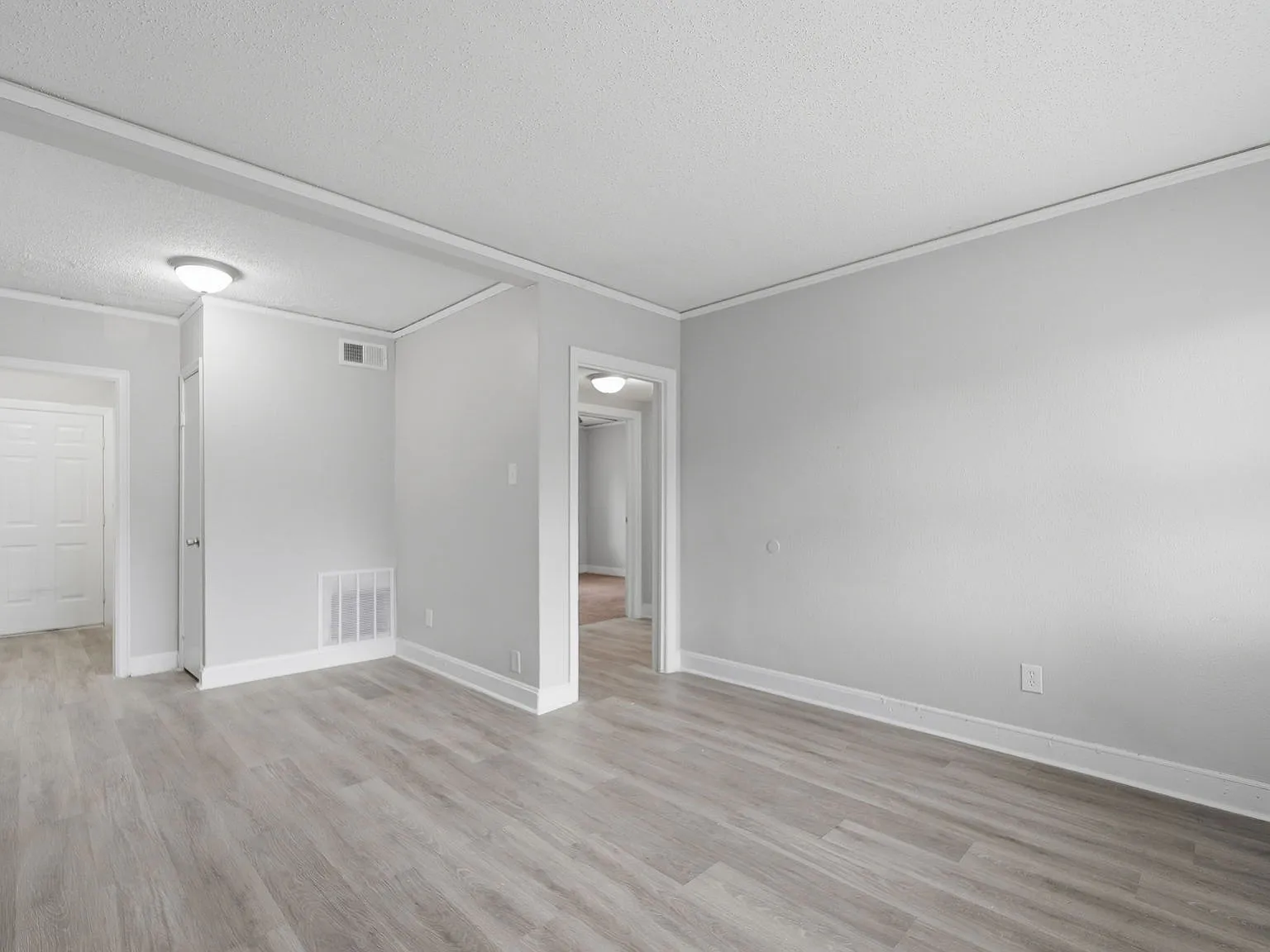 Millington Oaks Apartments — Photo 4
